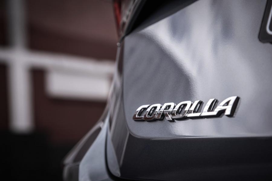 Логотип Toyota Corolla XEi Sedan 2019 года  (LA) (фото 23 из 33)